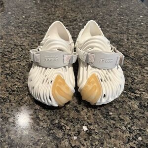 Salehe Bembury Crocs “Stratus”